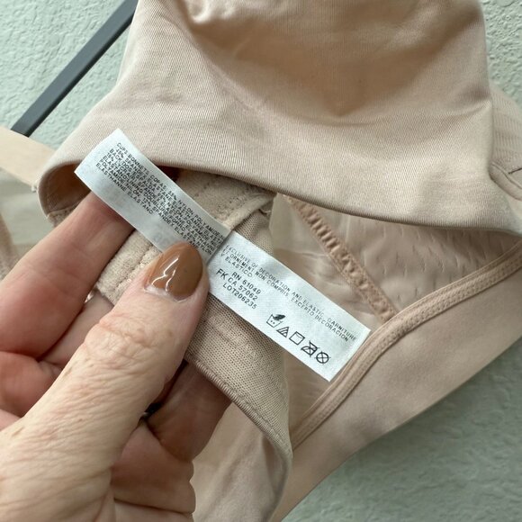 Wacoal Elevated Allure Wire Free Adjustable Bra 852336 Womens size 40DDD - Picture 4 of 6